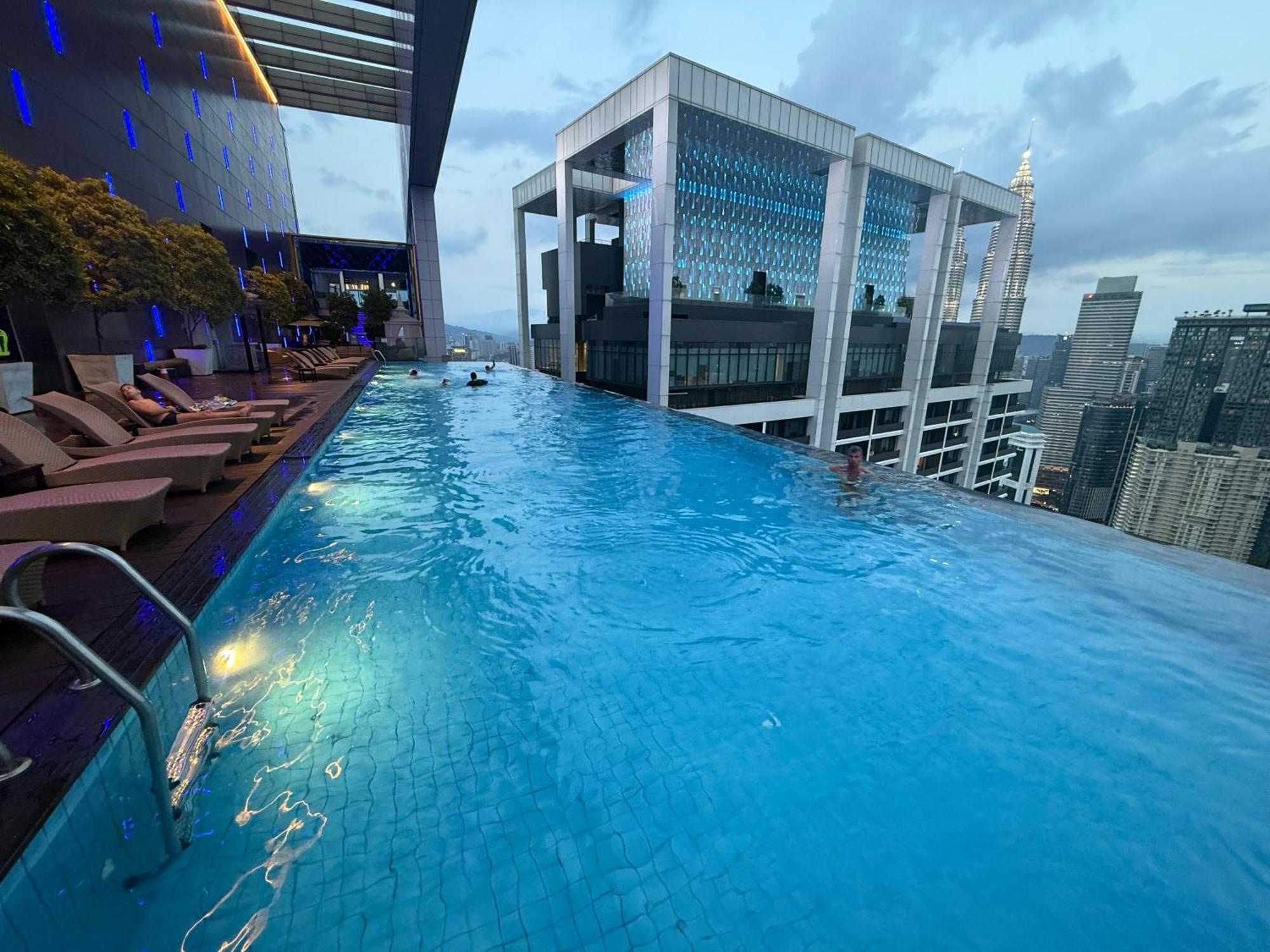 Platinum Face Klcc At Luxury
